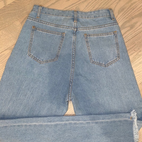 light wash mom jeans - Picture 3 of 3